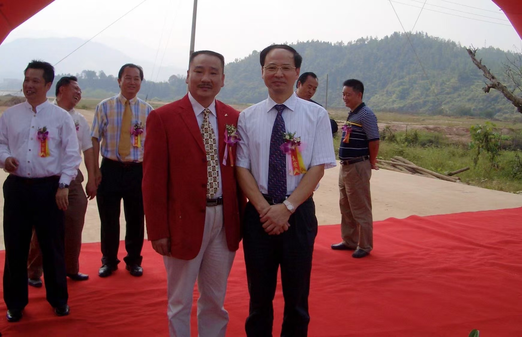 贛州市市委副書記萬明與劉董合影1.jpg
